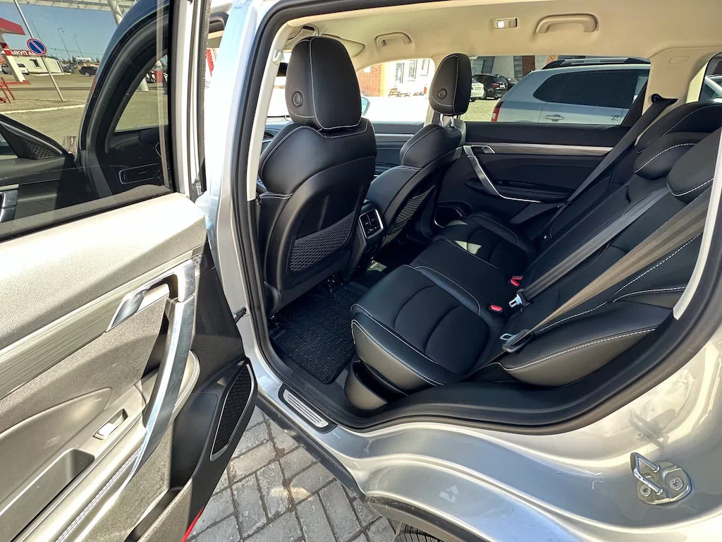 Geely Atlas Pro в аренду