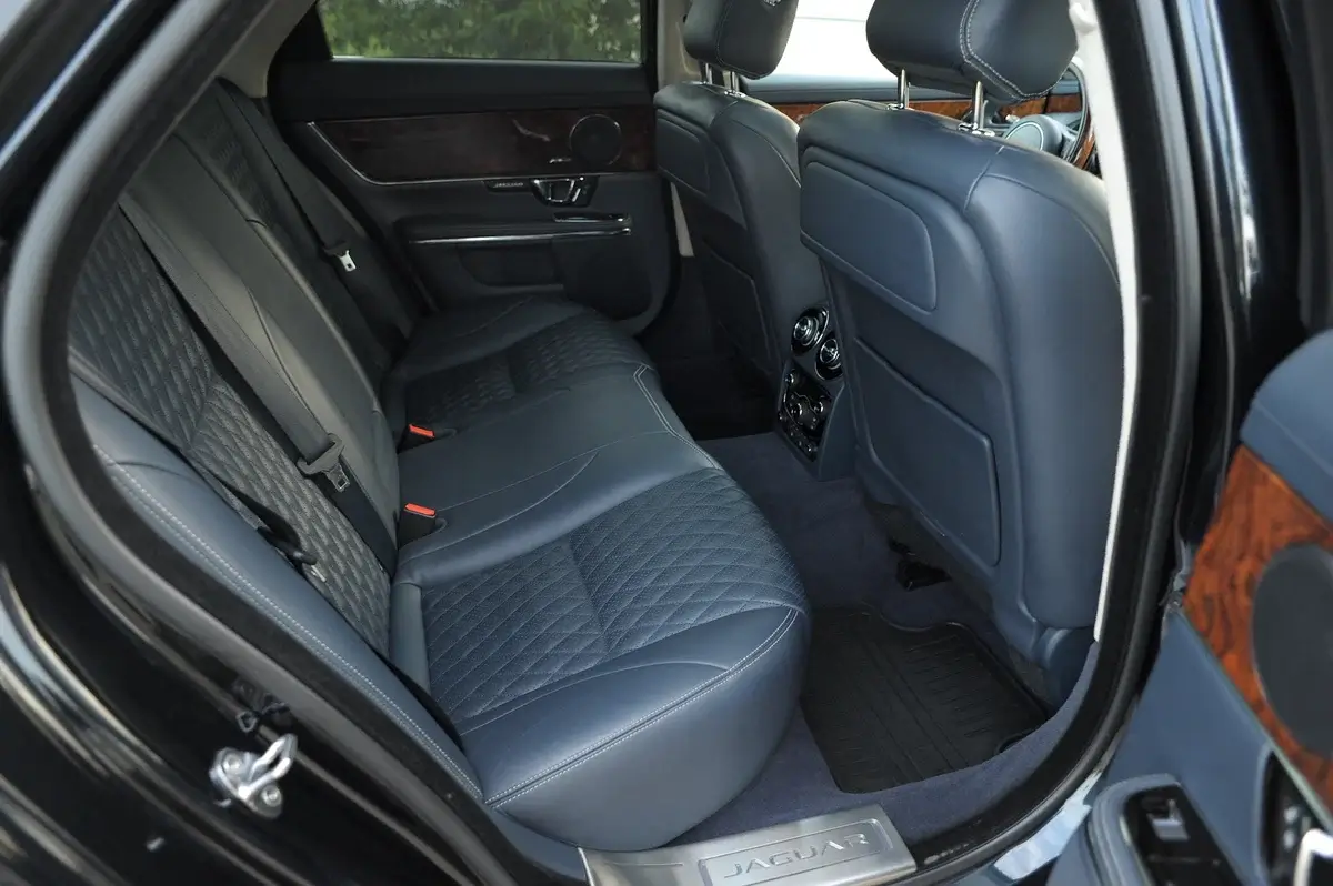 Аренда Jaguar XJ